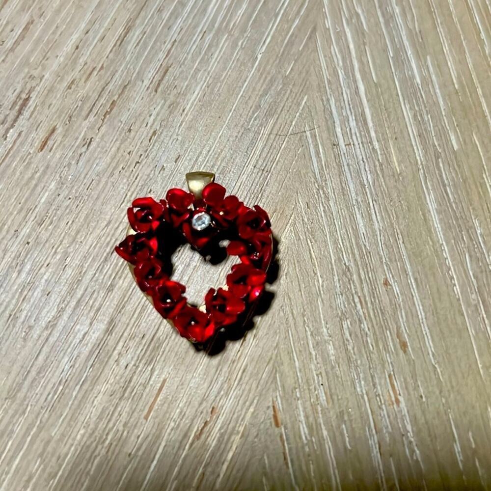 Vintage Danbury Mint 98 Rose Heart Pendant